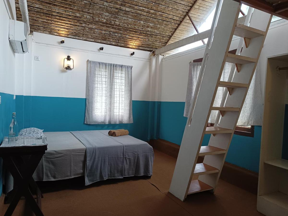 Hostel Calaila 瓦尔卡拉 外观 照片
